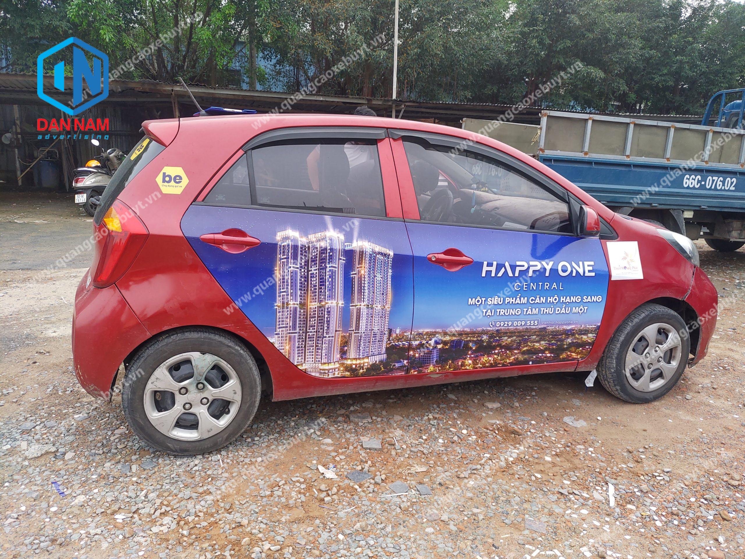 Quảng cáo trên xe Grab