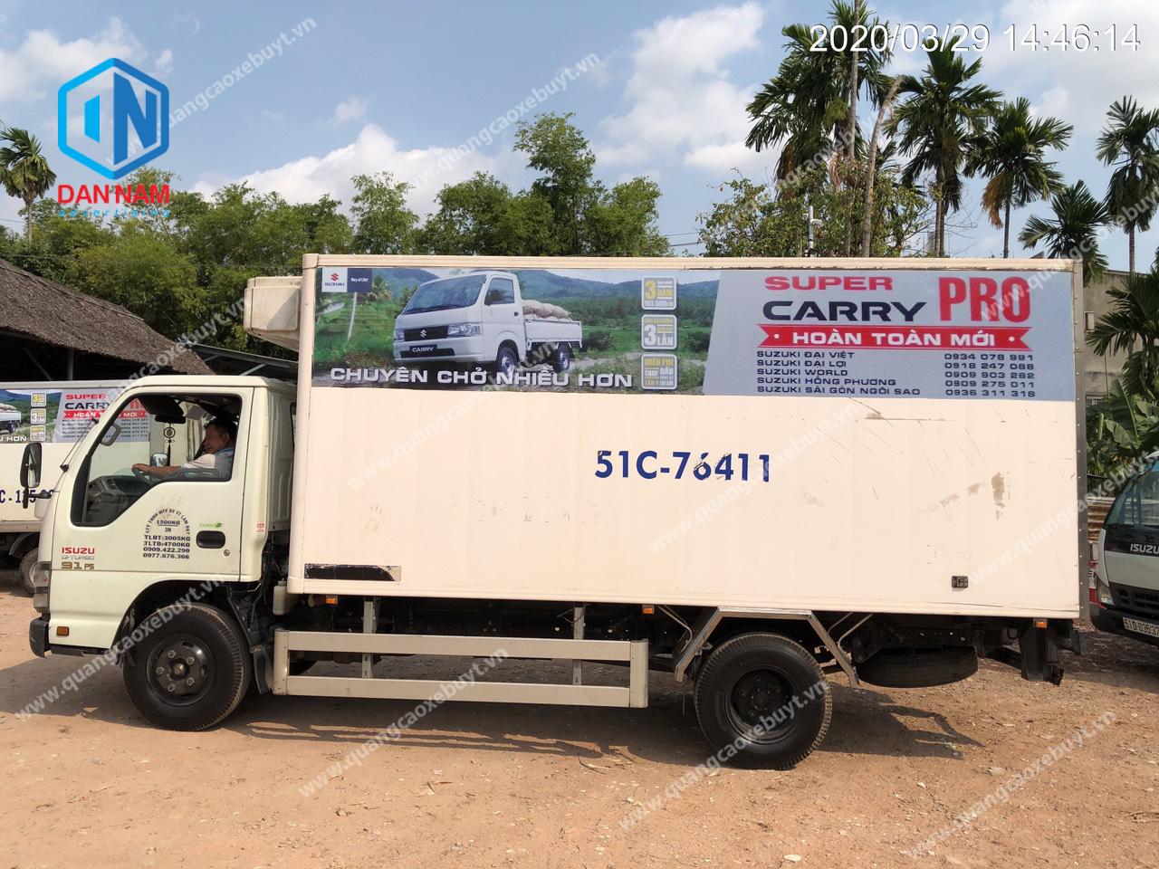 Quảng cáo trên xe tải