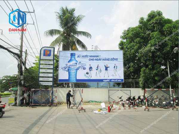 Quảng cáo tại cây xăng