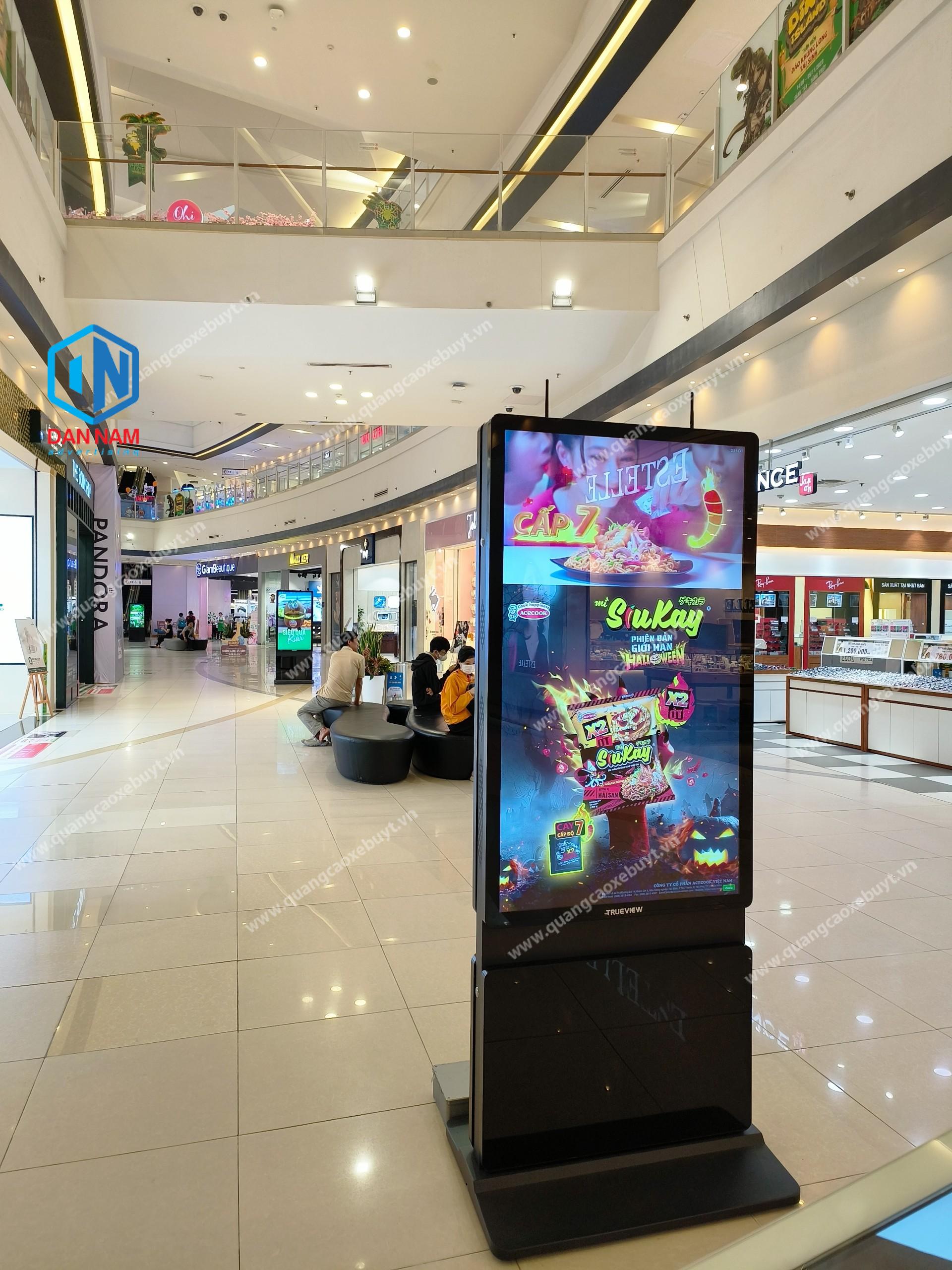 quảng cáo màn hình LCD trong siêu thị