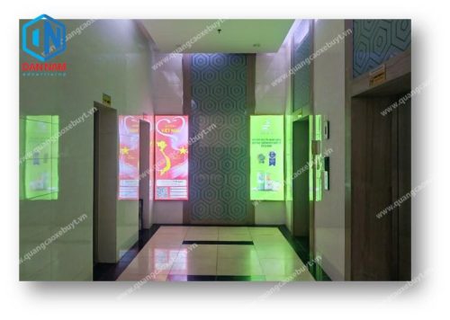 Quảng cáo standee tại thang máy Quảng cáo standee tại thang máy