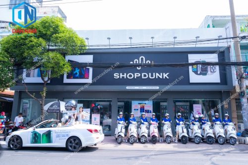 Dịch vụ chạy roadshow xe mui trần Dịch vụ chạy roadshow xe mui trần