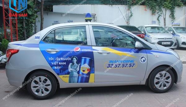 quảng cáo trên taxi thành công quảng cáo trên taxi thành công