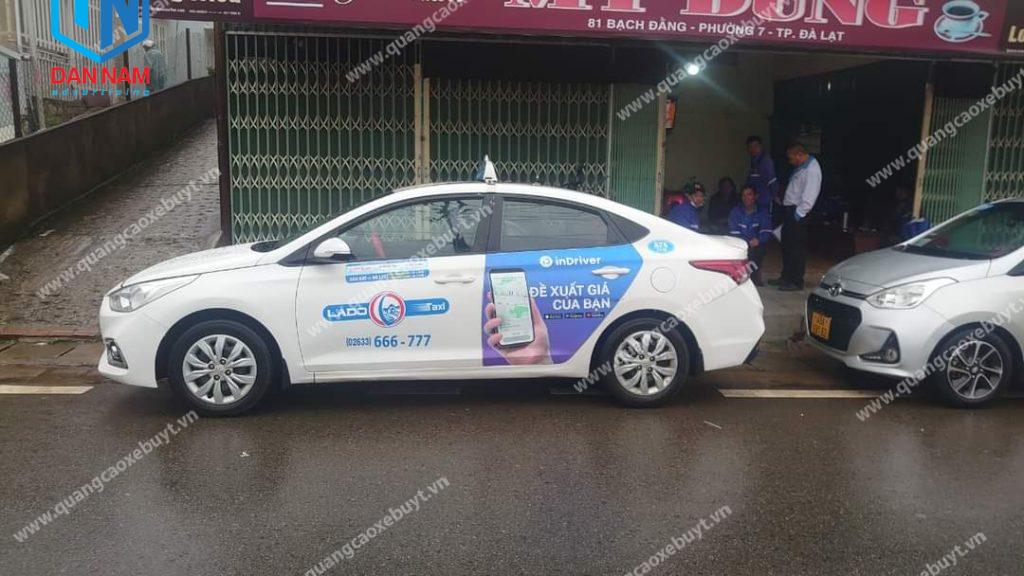 Quảng cáo trên taxi Lado