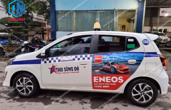 quảng cáo trên xe taxi Sông Đà quảng cáo trên xe taxi Sông Đà
