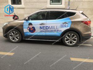 Dán decal quảng cáo trên xe ô tô