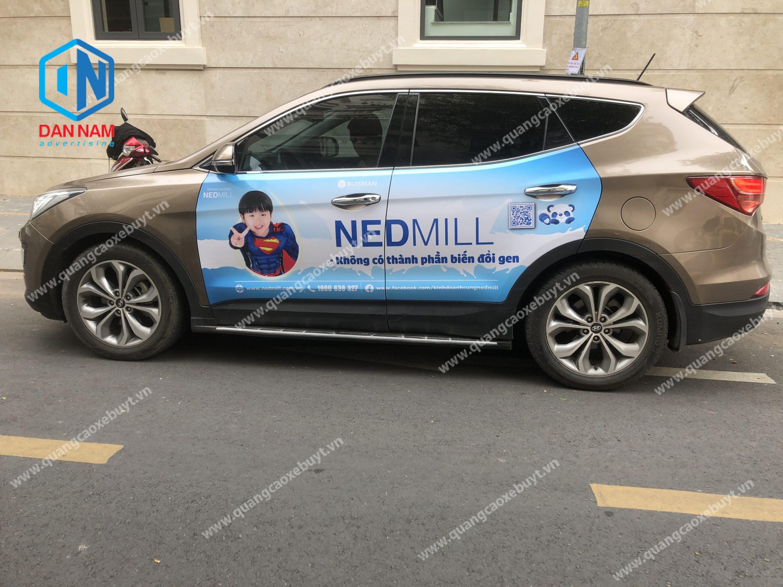 Dán decal quảng cáo trên xe ô tô Dán decal quảng cáo trên xe ô tô