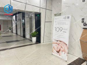 Quảng cáo standee thang máy
