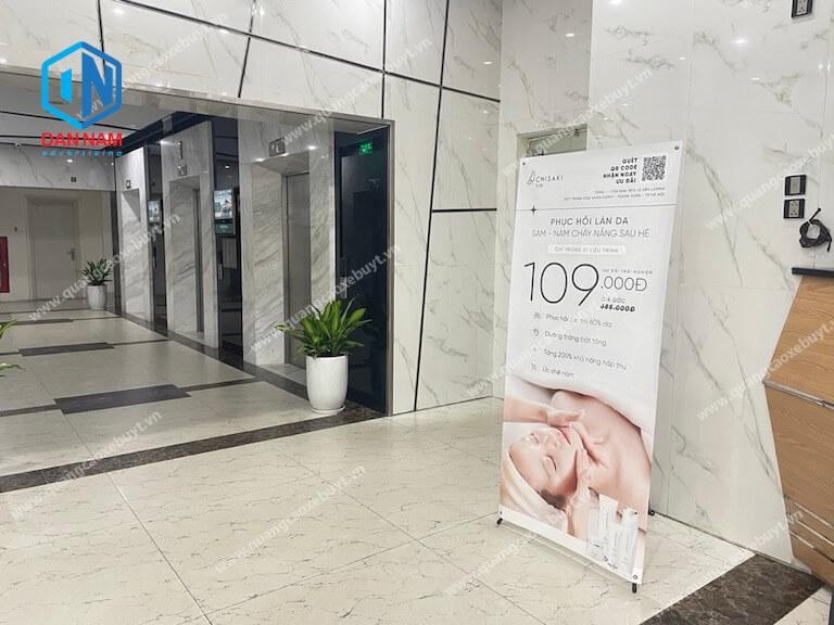 Quảng cáo standee thang máy